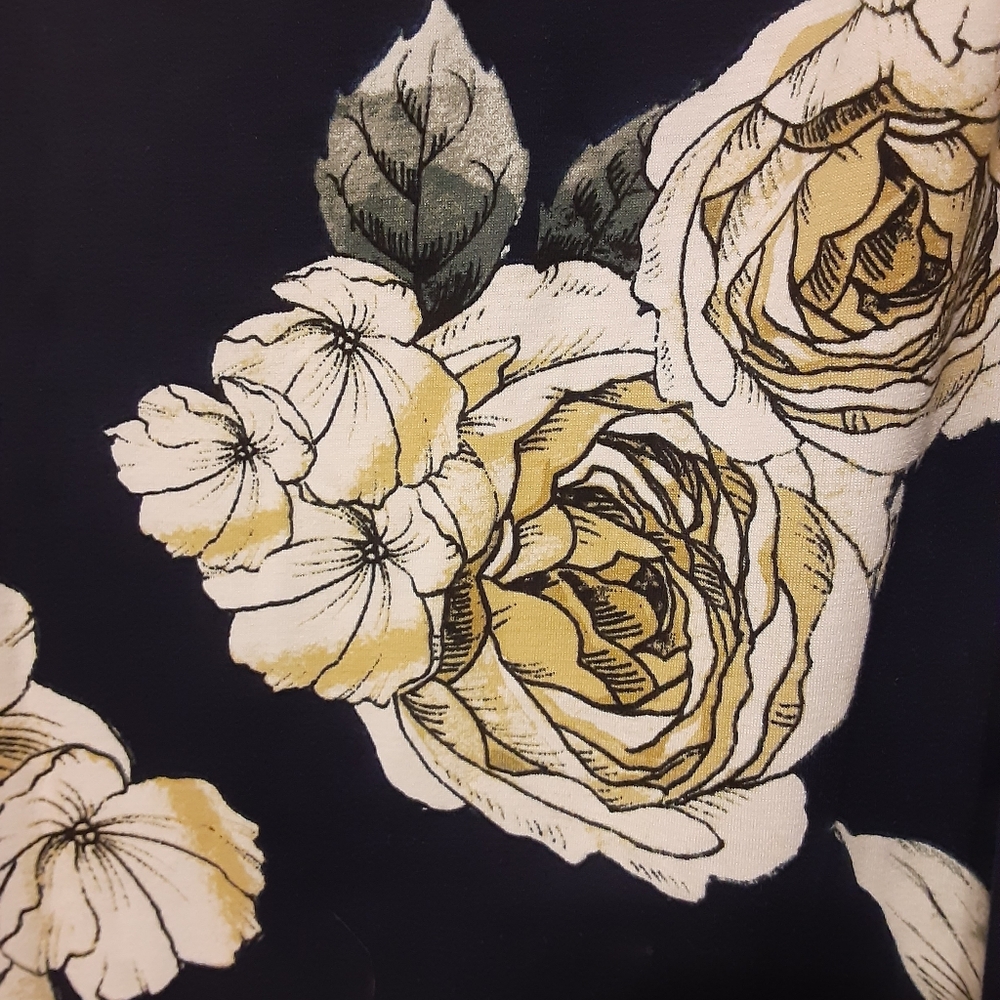 🌸✨ LULAROE XL FLORAL DRESS 🌼 Soft • Flowing • Gorgeous. Blooms 🌼